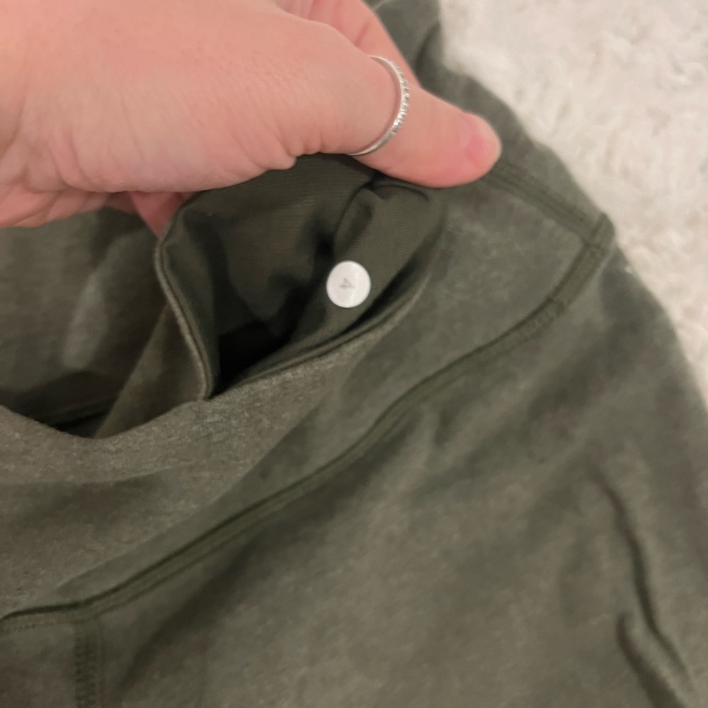 Army Green lulu leggings